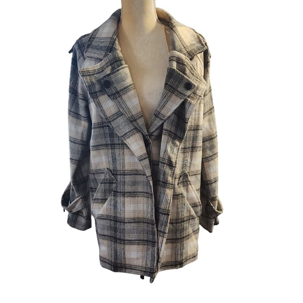 Democracy Super Soft Warm Plaid Jacket Front Pockets Shacket Size Small